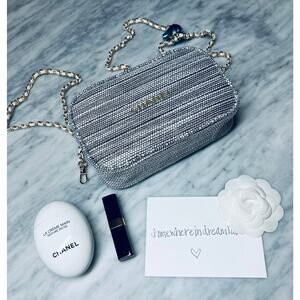 Chanel Holiday Gift Set Hydration On-Hand with White & Gold Chain Brand New